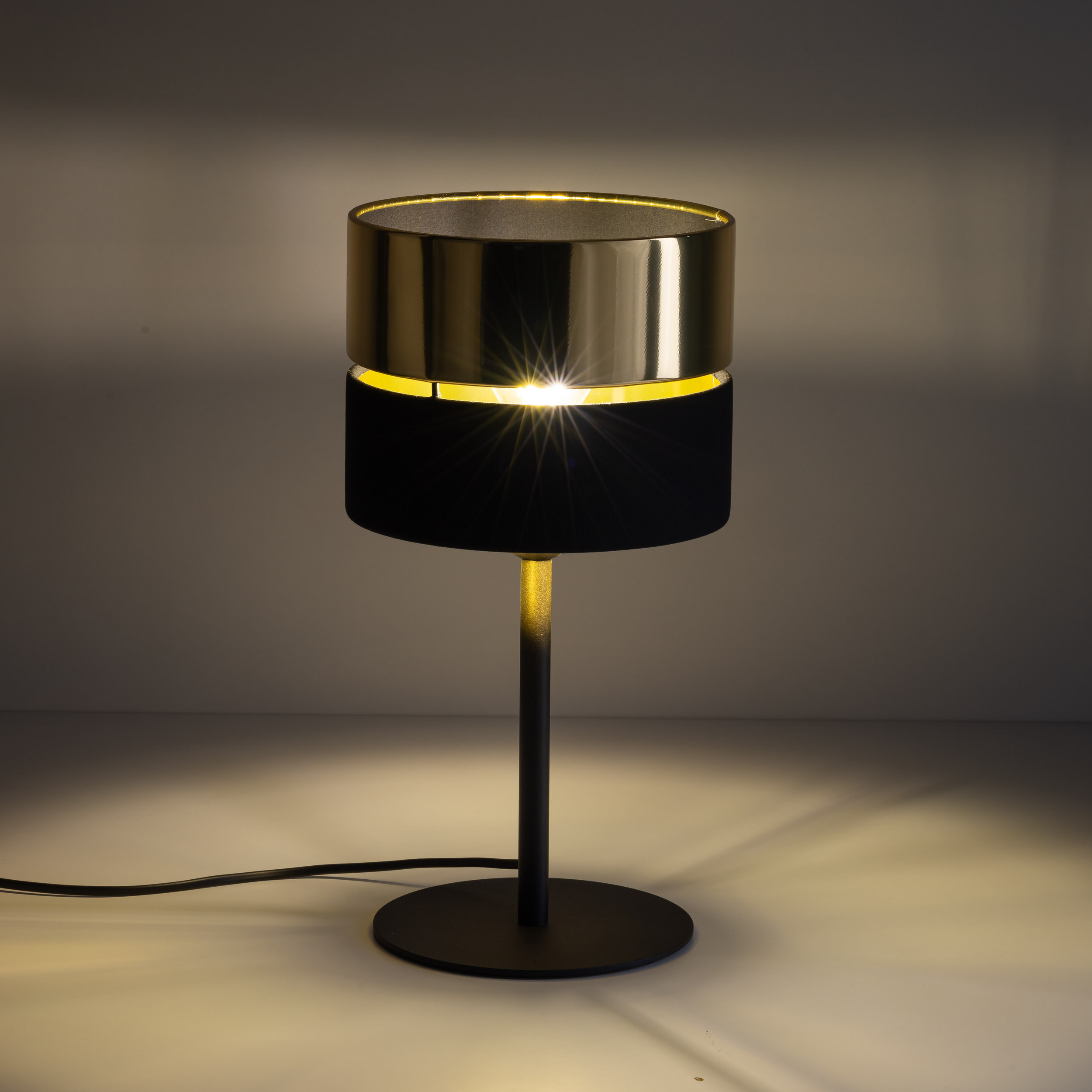 HILTON LAMPKA NOCNA 1 - obrazek 3