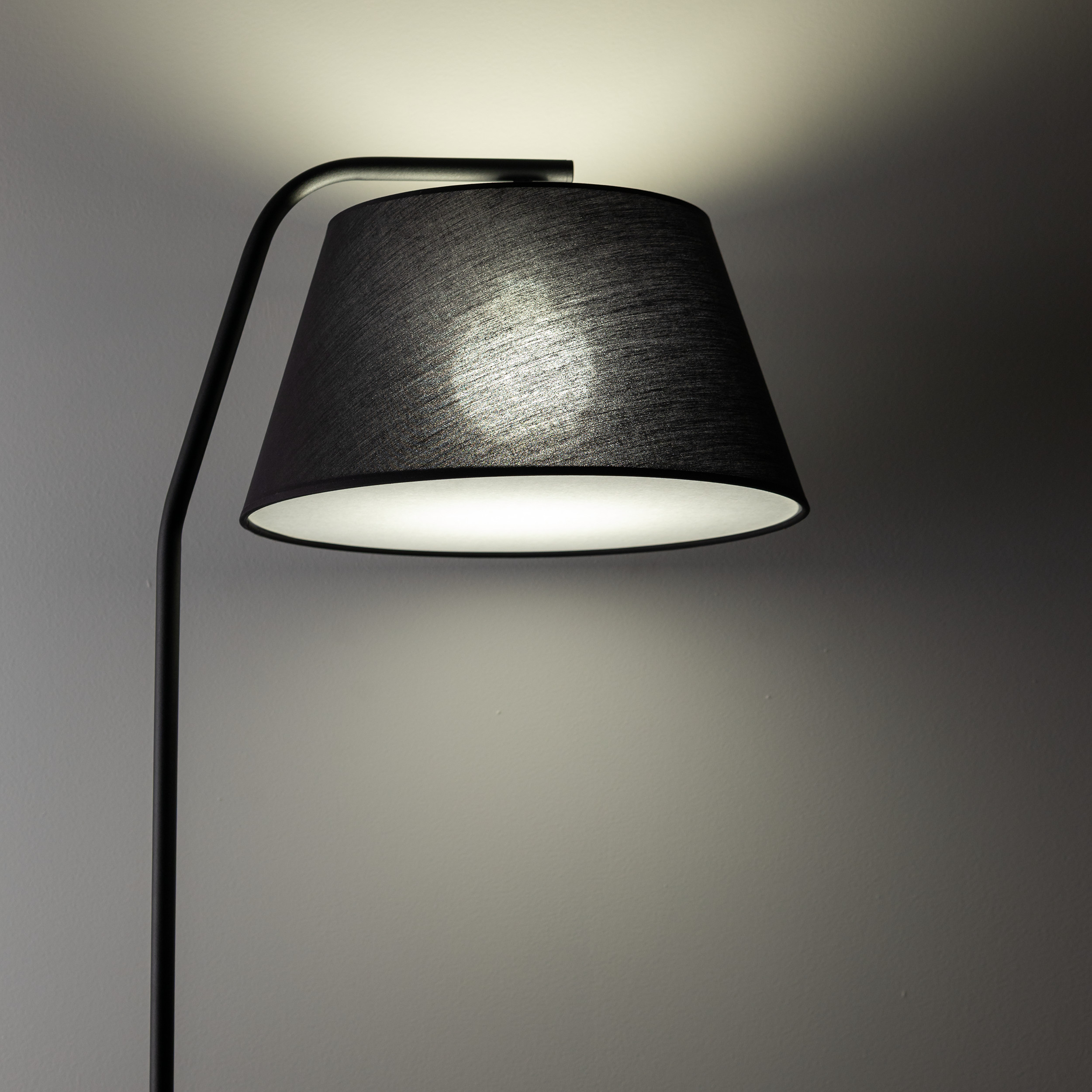 FORMO BLACK LAMPA PODŁOGOWA 1XE27 - obrazek 3