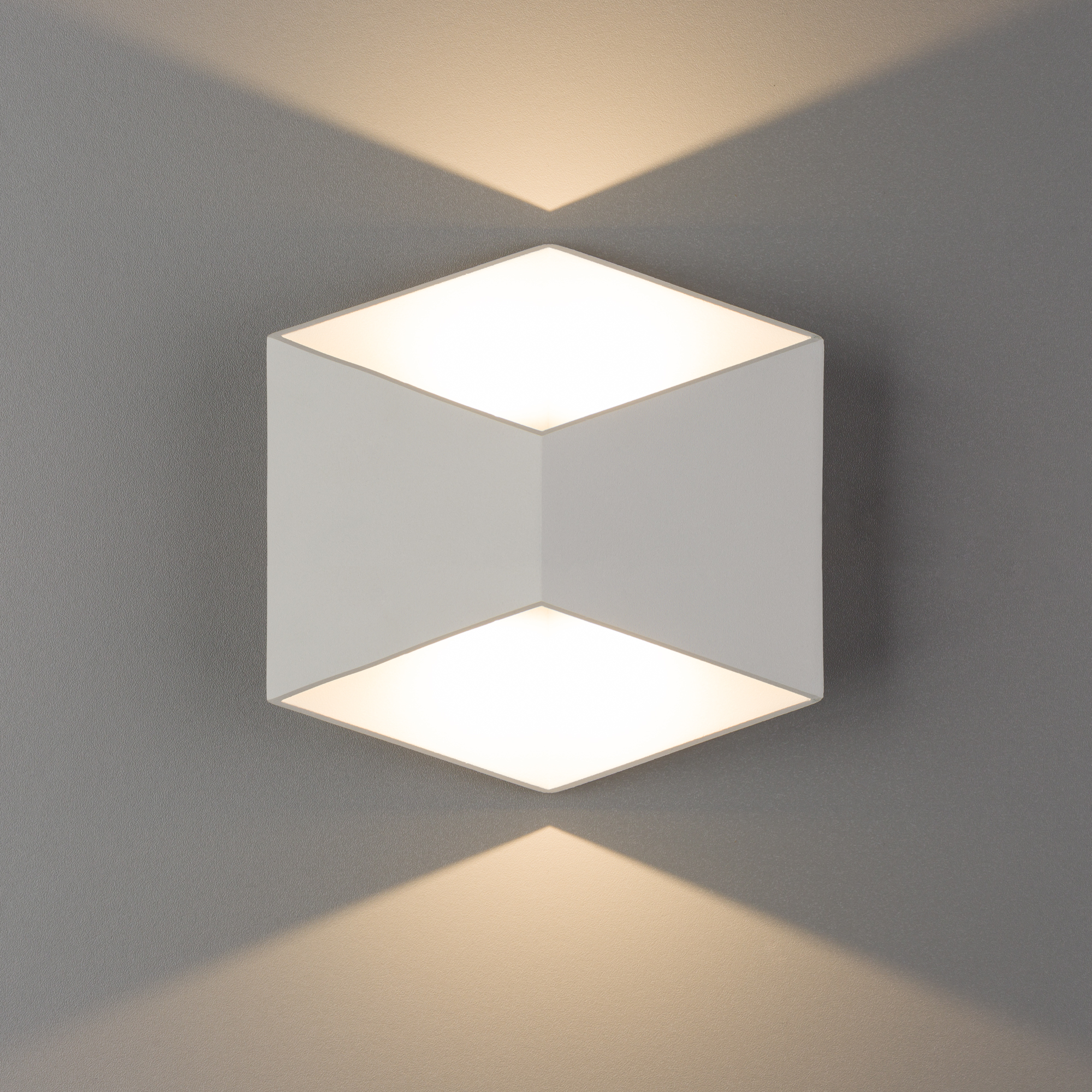 TRIANGLES LED