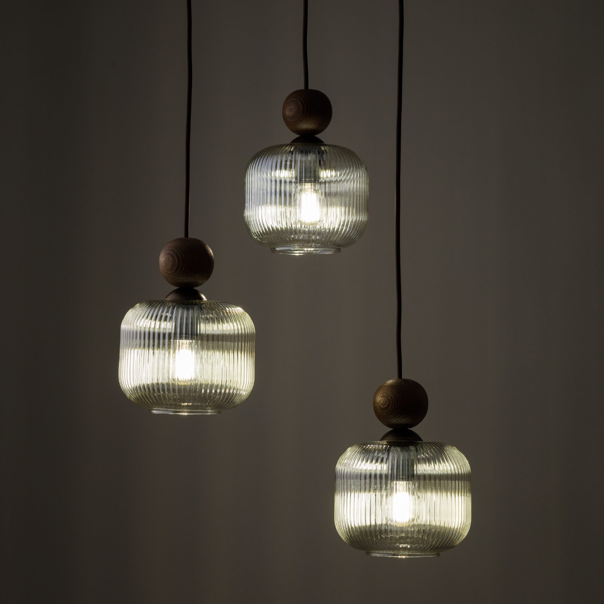 BALLO ORZECH LAMPA WISZĄCA 3XE14 KOŁO - obrazek 2