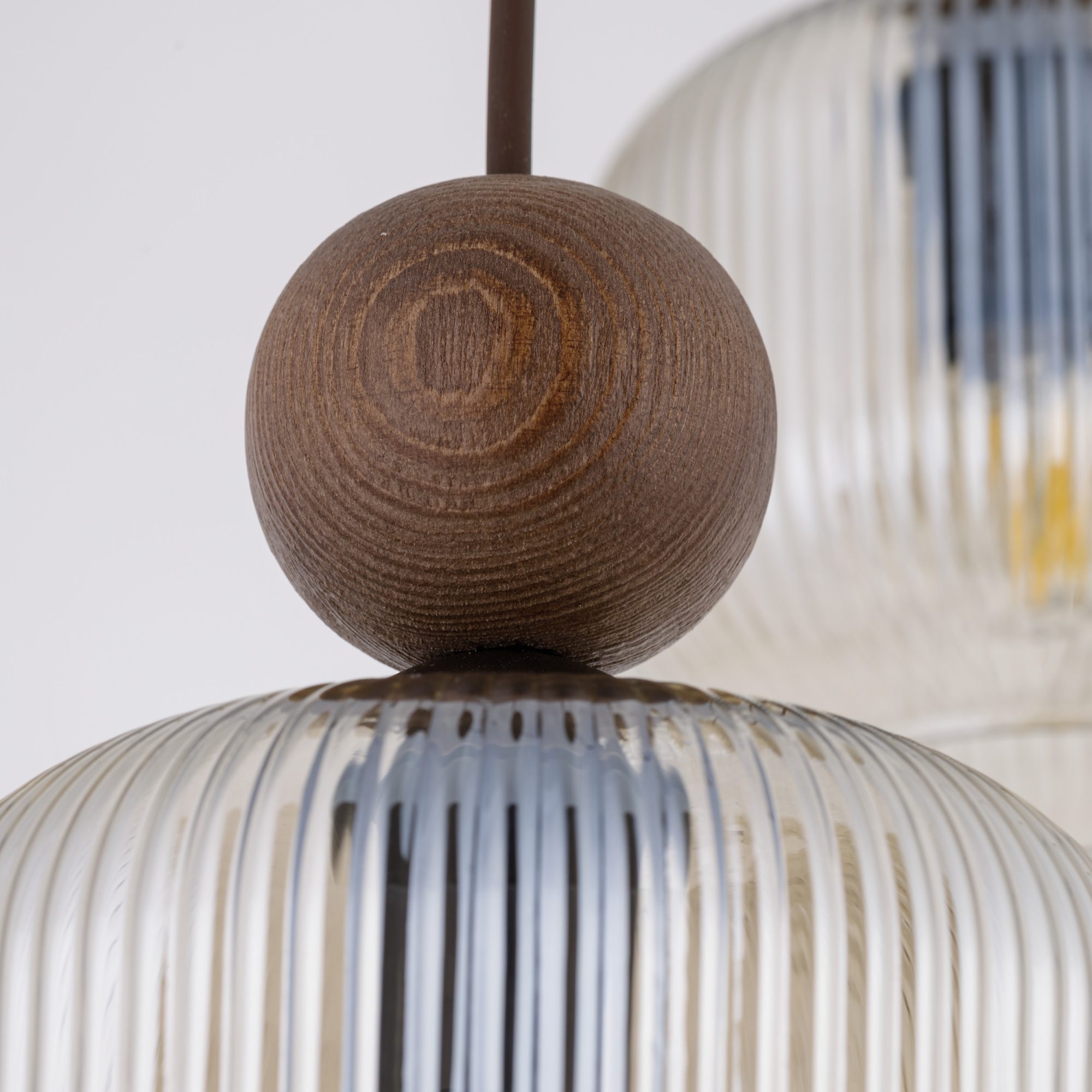 BALLO ORZECH LAMPA WISZĄCA 3XE14 KOŁO - obrazek 3