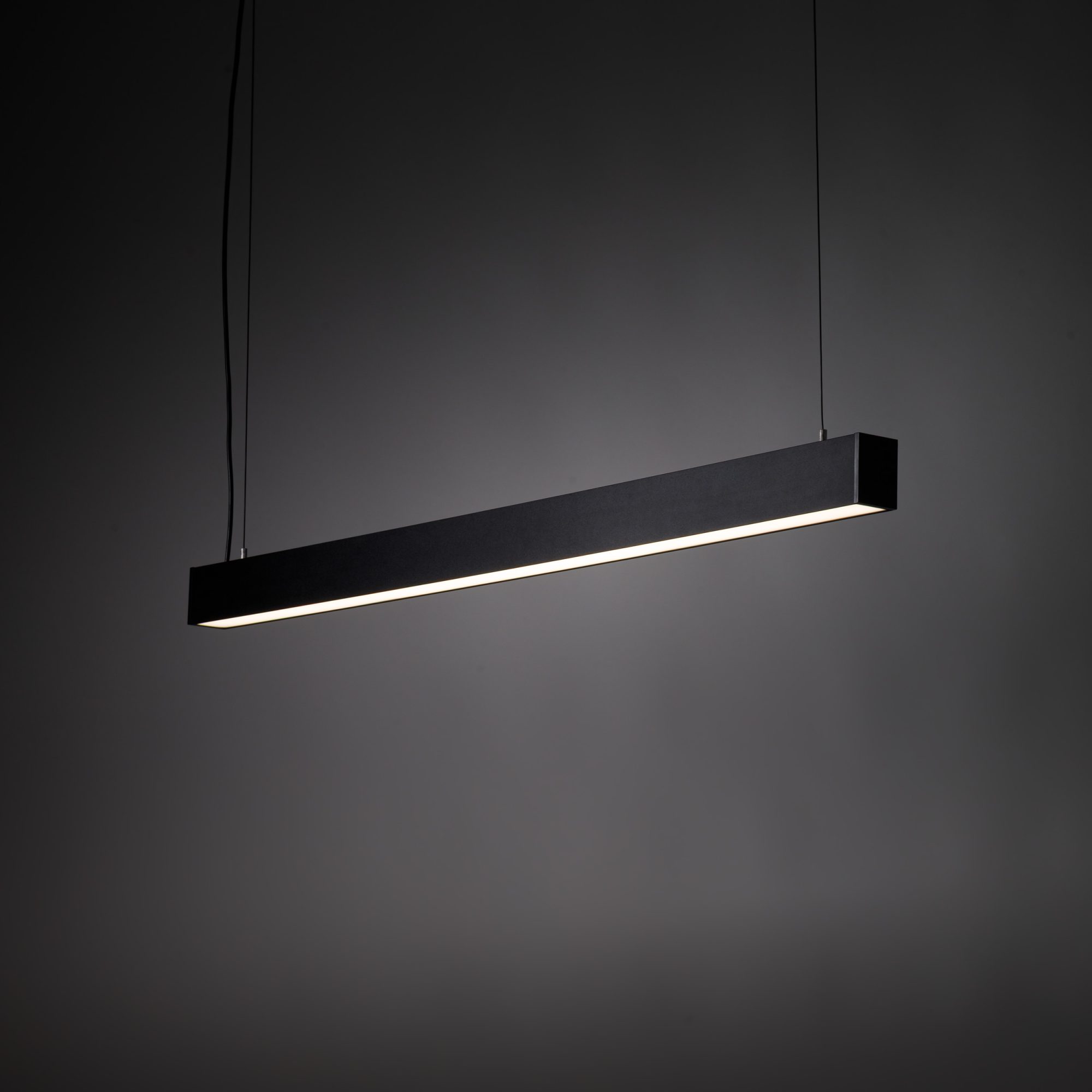 LUXE PRO BLACK CCT LAMPA WISZĄCA - obrazek 2